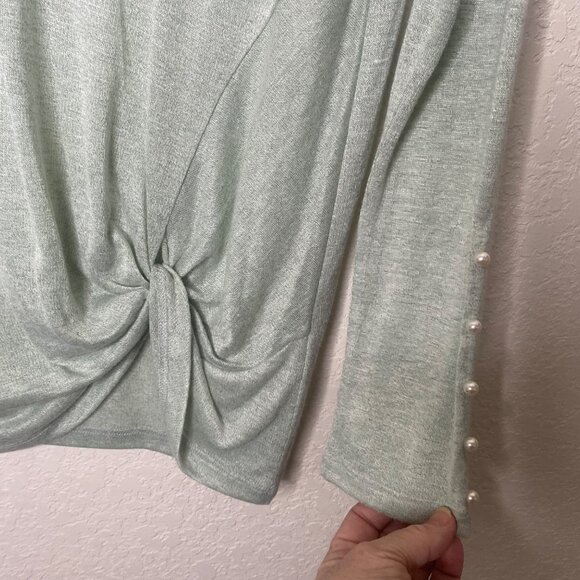 Simply Noelle Womens S/M Light Green Knotted Long Sleeve Top W/Pearl Buttons - Picture 4 of 7